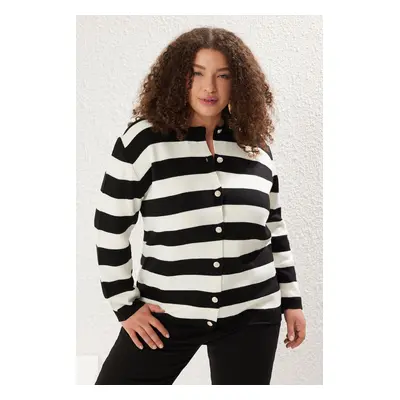 Trendyol Curve Ecru Striped Crew Neck Knitwear Cardigan