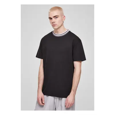 Black T-Shirt Kicker