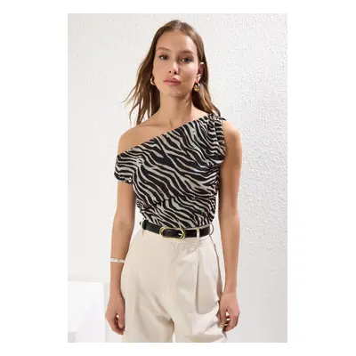 Trendyol Multicolor Zebra Print Fitted/Fitted Asymmetrical Neckline Stretchy Knitted Blouse