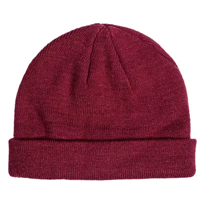 Short knitted cap in chestnut color