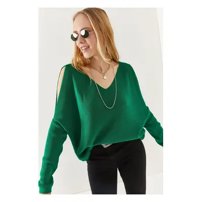 Olalook Women's Emerald Green V-Neck Decollete Loose Knitwear Blouse