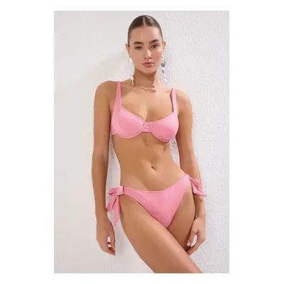 Trendyol Pink Balconette Tied Glittery Bikini Set