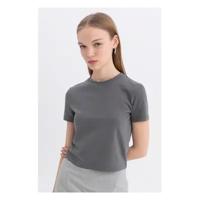 DEFACTO Cool Fitted Basic Short Sleeve T-Shirt