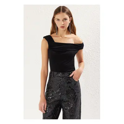 Trendyol Black Asymmetric Collar Glittery Knitted Bodysuit