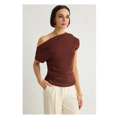 Trendyol Brown Boat Neck Fitted Woven Woven Blouse