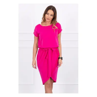 Tied dress with a fuchsia clutch bottom