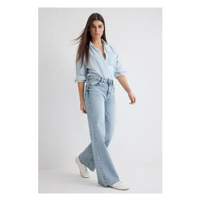 Trendyol Light Blue Cut-Out Normal Waist Wide Leg Jeans