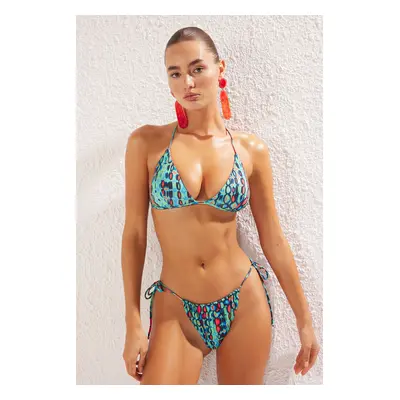 Trendyol Low Waist Bikini Set with Multicolored Geometric Triangle Accessories