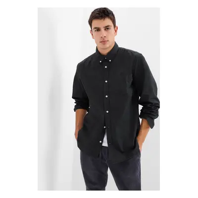 GAP Oxford Standard Fit Shirt - Men's