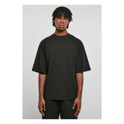 Eco-friendly oversized t-shirt with black sleeves