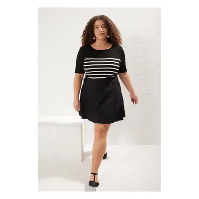 Trendyol Curve Black Striped Crew Neck Knit Blouse