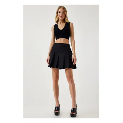 Happiness İstanbul Women's Black Pleated Mini Woven Skirt