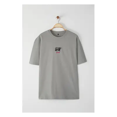 Trendyol Grey Oversize/Wide Cut Far East and Bear Embroidery 100% T-Shirt