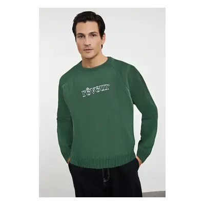 Trendyol Green Regular Crew Neck Slogan Knitwear Sweater