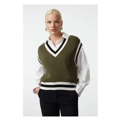 Trendyol Khaki V-Neck Knitwear Sweater