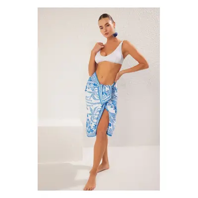 Trendyol Blue Tropical Pattern Beach Towel