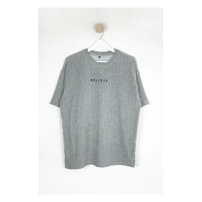 Trendyol Gray Oversize/Wide Cut Soft Touch Velvet Look T-Shirt