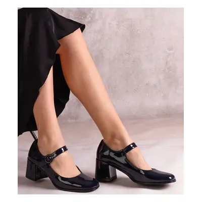 D/CEO Black pumps on a low wedge heel Chantal