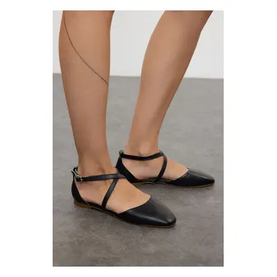 Trendyol Black Band Detail Square Toe Low Heel Women's Ballerina