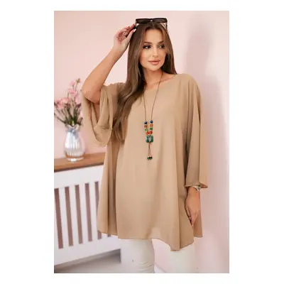 Kesi Włoski Oversized Women's Blouse Made of Viscose with a Necklace Camel