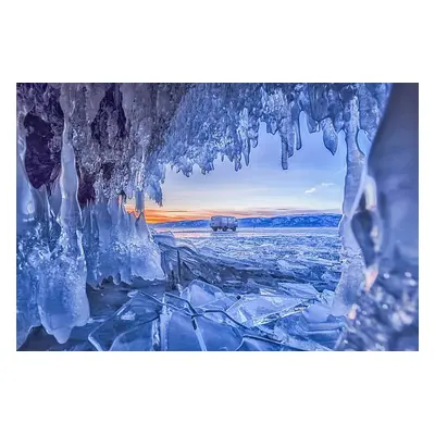 Fotográfia Ice Cave at Baikal Lake, Russia, Wachirawit Narkborvornwichit