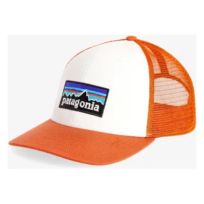 Patagonia P-6 Logo Trucker Hat Baseball-Sapka - white/redtail rust