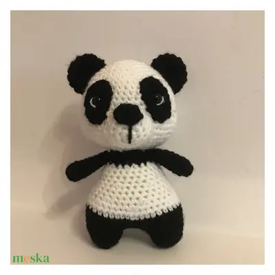 Álló panda maci