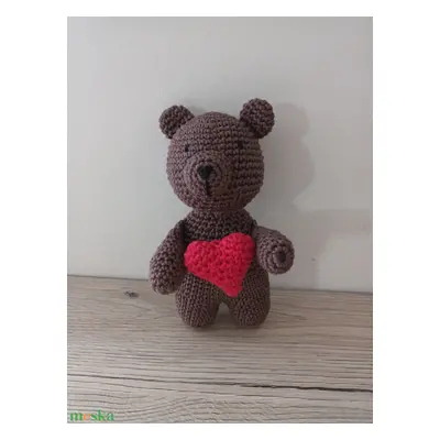 Szivi, amigurumi maci szívvel