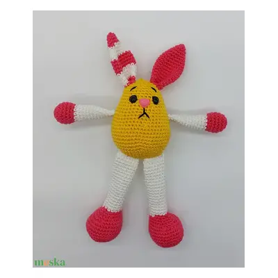 Színes amigurumi nyuszi