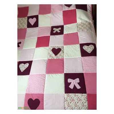 Patchwork takaró, falvédő pink-rózsaszín virágokkal