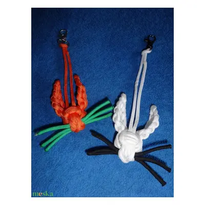 Paracord fityegő "Paratapsi"