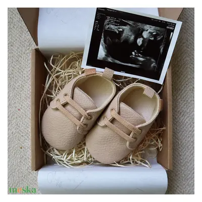 Beige Little Shoes Box - Terhességbejelentő doboz