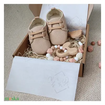 Beige Little Shoes Box - Baba ajándékdoboz