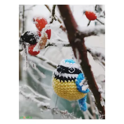 Amigurumi horgolt cinege, fém lábakkal