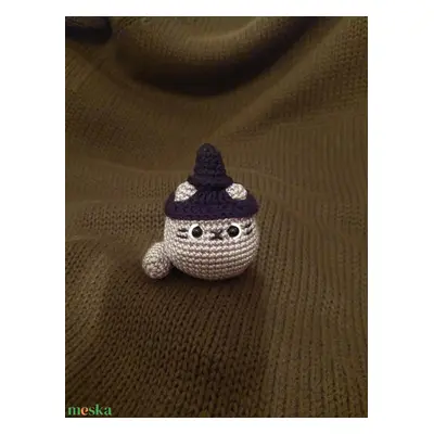 Boszorkánycica amigurumi