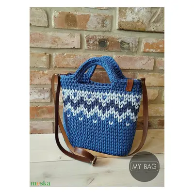 Horgolt női crossbody táska FARMERKÉK színben bőr vállpánttal - Cikk-cakk mintával - BIG