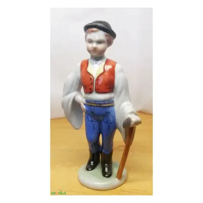 Favágó legényke. Herendi porcelán figura.