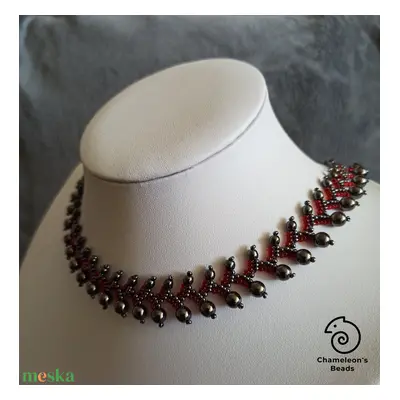 "Hematite and Blood Red Elegance" nyaklánc