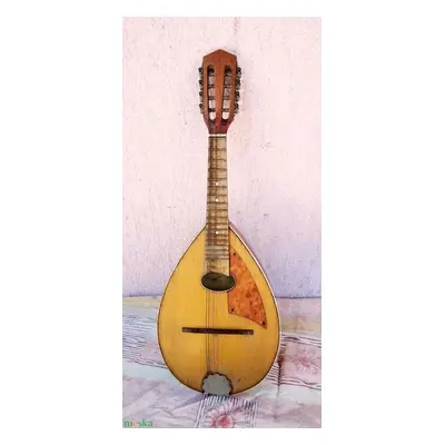 Lapos hátú portugál mandolin. Felújítandó állapotban.