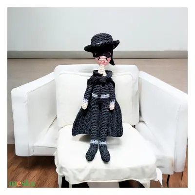 Zorro amigurumi horgolt figura