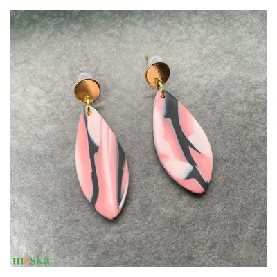 Pink marble leaves