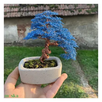 Oldalra hajló drót bonsai