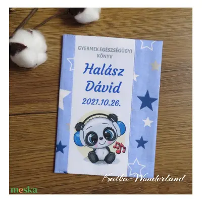 Gyermek egészségügyi könyv borító-panda zenél