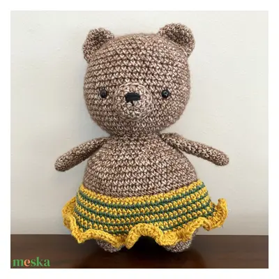 Horgolt maci lány - amigurumi