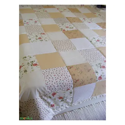 Patchwork takaró kockákból, pasztell színekből, rózsás