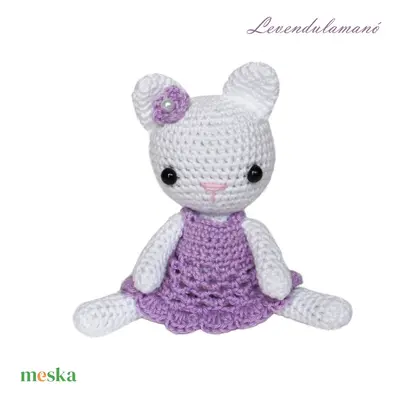 Horgolt fehér cica lila ruhában amigurumi