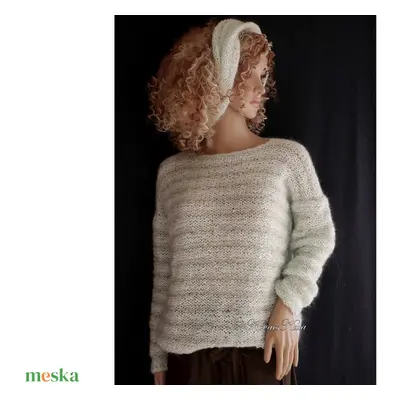 "MENTA" MOHAIR-PULCSI - exkluzív kézzel kötött pulóver kámzsával