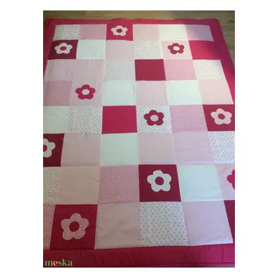 Patchwork takaró, falvédő pink-rózsaszín virágokkal