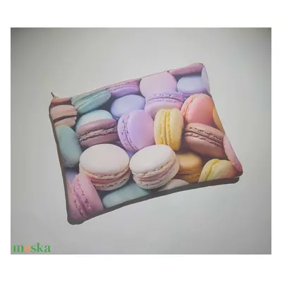 Egyedi macaron mintás neszesszer