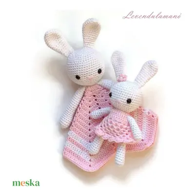 Horgolt rózsaszín-fehér szundikendő és amigurumi nyuszi